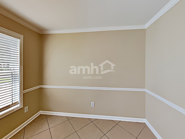 Building Photo - 710 Ridgewood Way