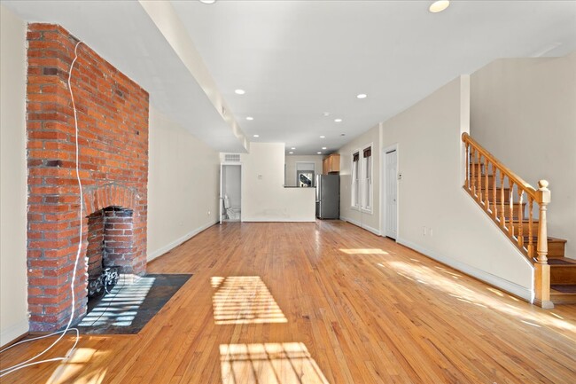 Building Photo - 1254 Florida Ave NE