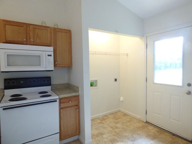 Building Photo - HAD222