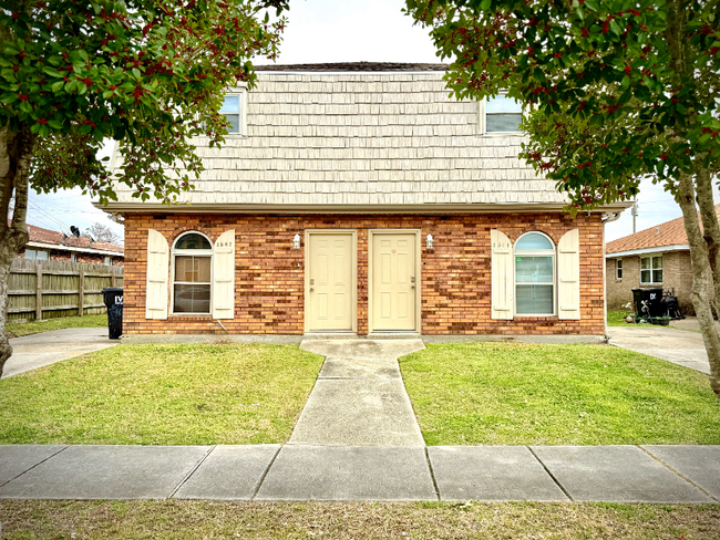 Primary Photo - 3561 Kings Dr