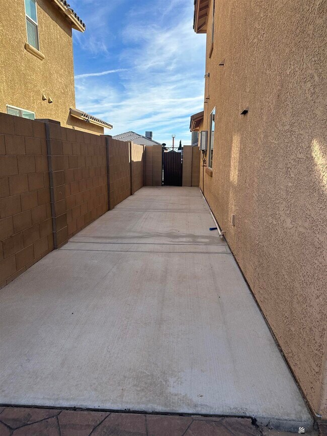 Building Photo - 6558 E 35th Rd