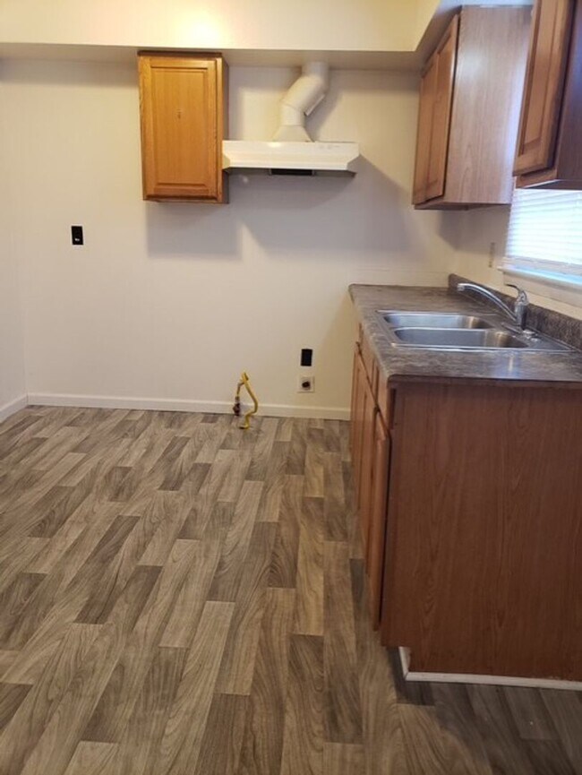 Building Photo - 6910N43rdM(723)