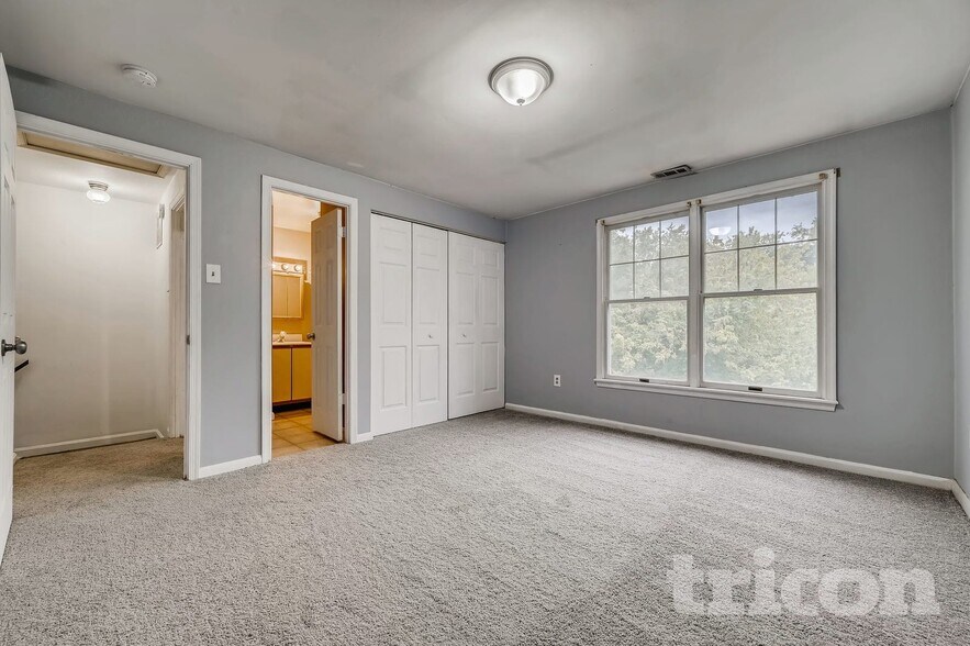 Building Photo - 13 Craftsman Ct