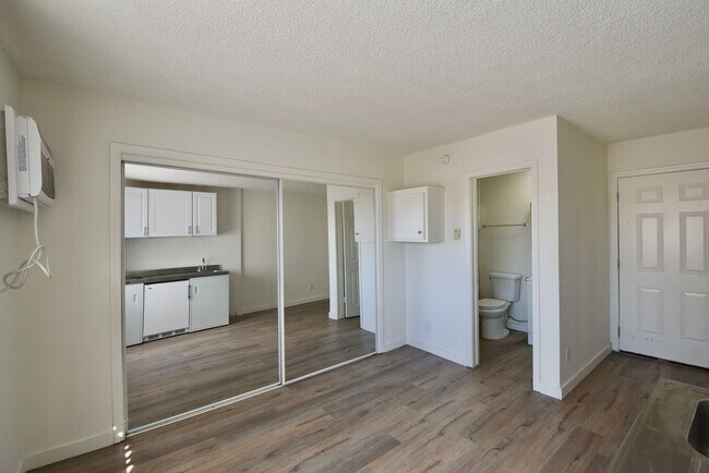 Building Photo - 5321 Agnes Ave