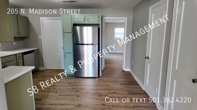 Building Photo - 205 N Madison St