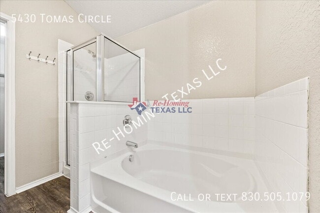 Building Photo - 5430 Tomas Cir.