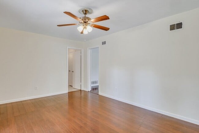 Building Photo - 12473 Northwood Rd