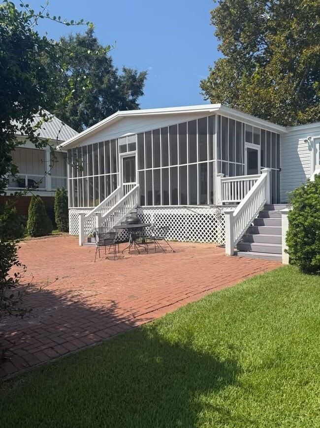 Building Photo - 1052 Flournoy Rd