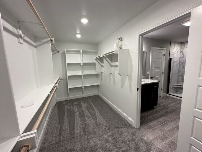 Building Photo - 2040 Tallgrass Ter