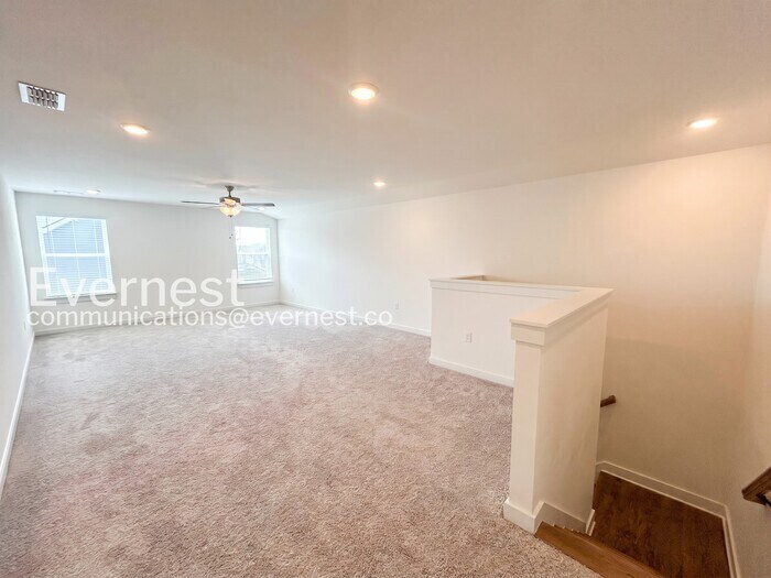 Building Photo - 2311 Murano Dr
