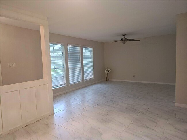 Building Photo - 2252 Shadowdale Dr