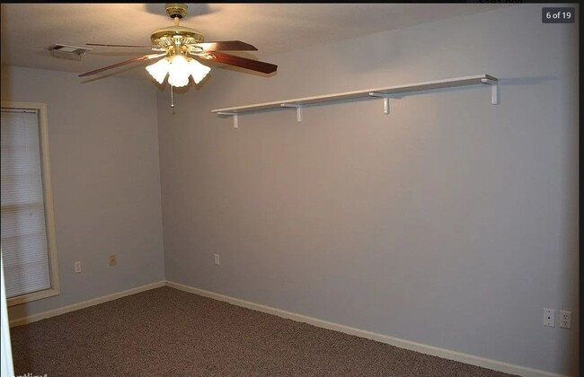 Building Photo - 3/2 with Garage in Trumann