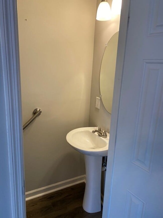 Building Photo - Coming soon! Nice remodeled 2 bedroom dupl...