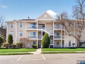 Building Photo - 403 Poets Way