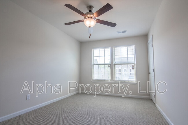 Building Photo - 24 Fairchild Way