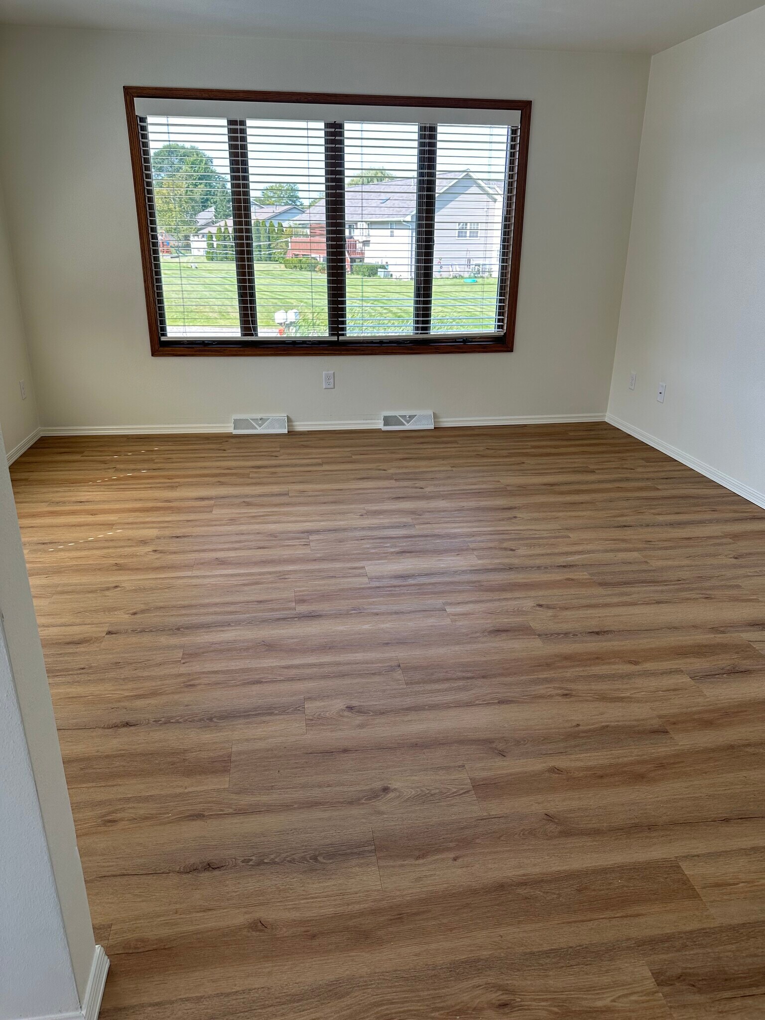 living room - N424 Kilsdonk Ct