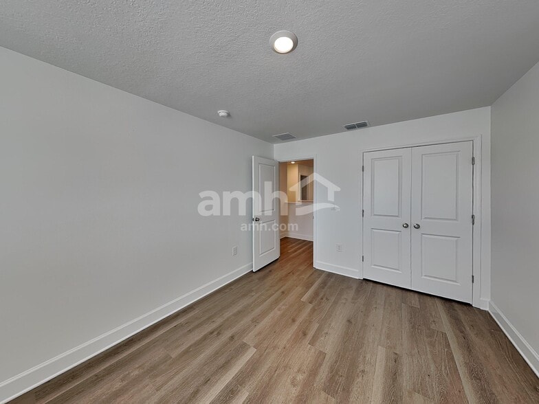 Building Photo - 16458 Cheyanne Ct