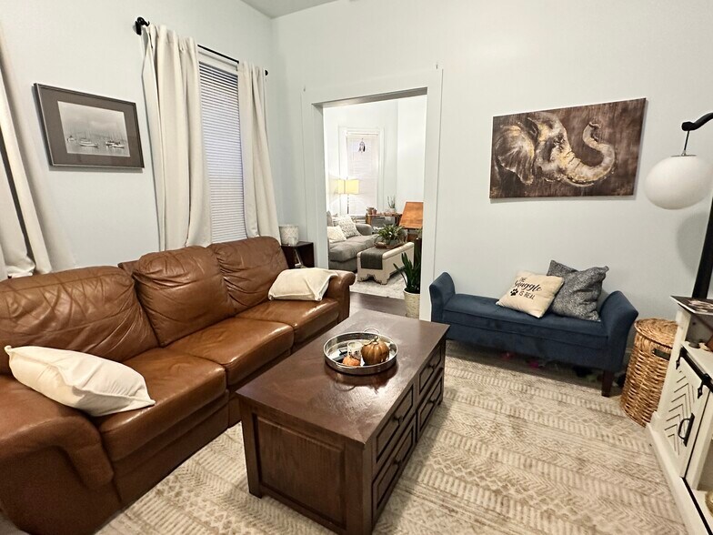 Primary Photo - 85 Leonard Ave