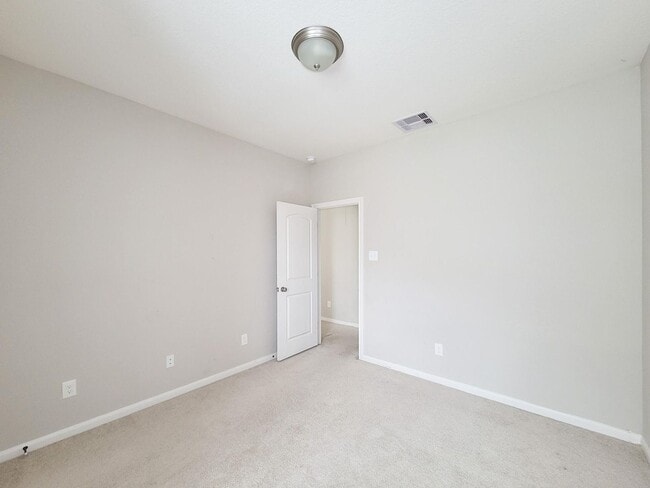 Building Photo - 219 Biltmore Loop