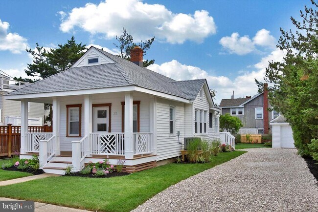 Building Photo - 20 E Goldsborough Ave