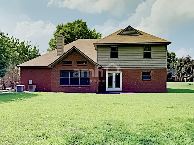 Building Photo - 6771 Oakmoor Cir S