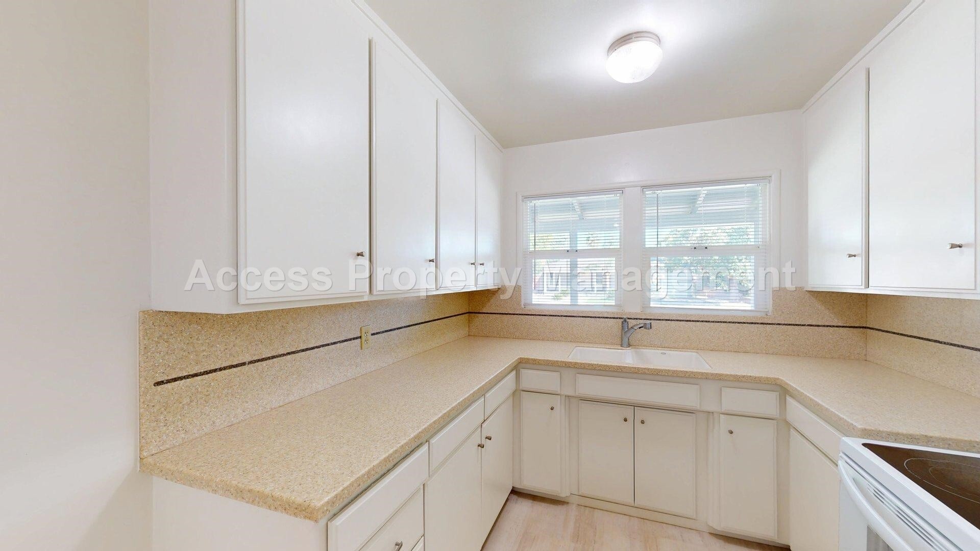 Building Photo - 2324 Bellamy St