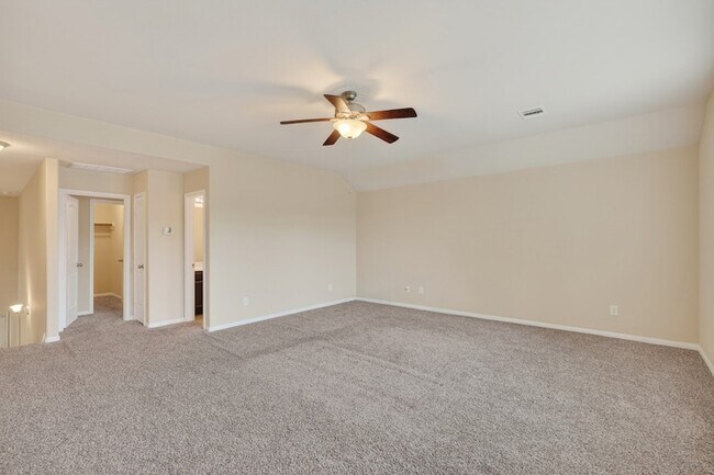Building Photo - 13302 Hidden Valley Dr