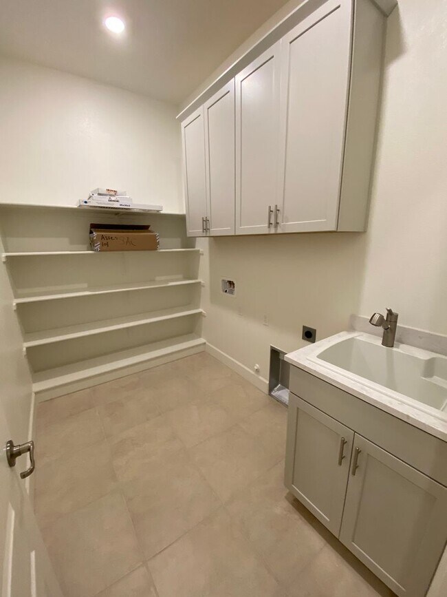 Building Photo - SAVE MONEY WITH SOLAR! Stunning Russell Ranch Home in Folsom Ranch – 3 Bedrooms + Office!