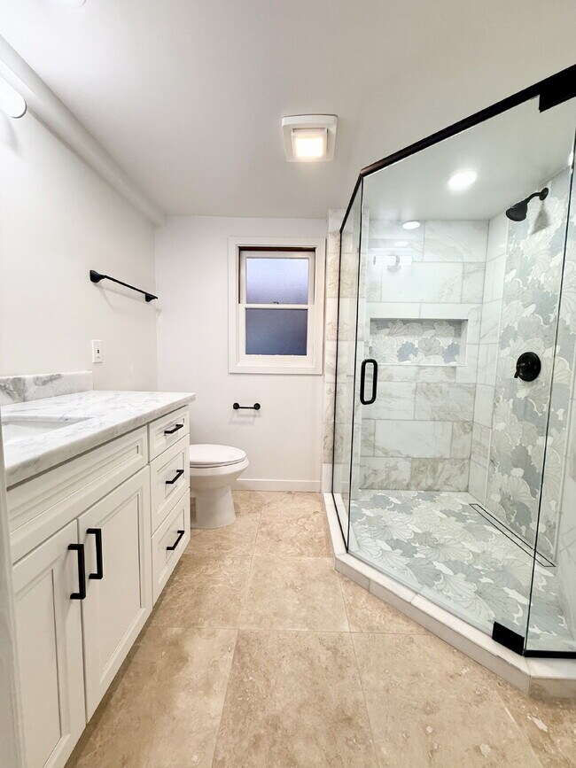 Building Photo - Oceanfront Gem on Niagara Avenue — Steps from the Pier 3 Bed | 2 Bath | Fully Remodeled | Ocean B...