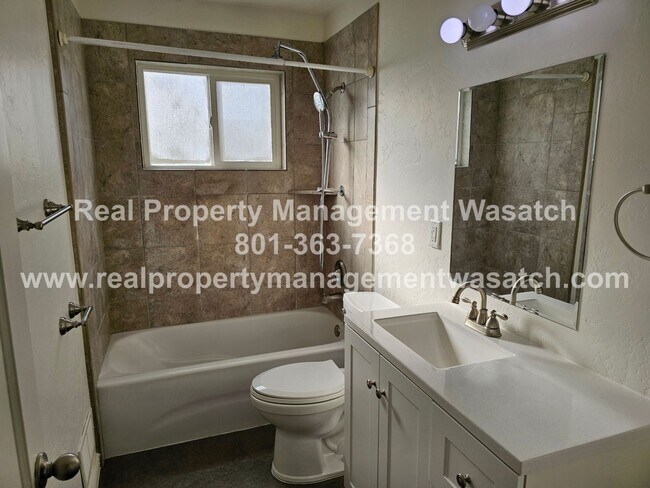 Building Photo - Check Out This 4 Bedroom 2 Bathroom Home i...