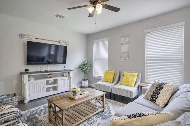 Building Photo - 11334 Burning Tree Dr