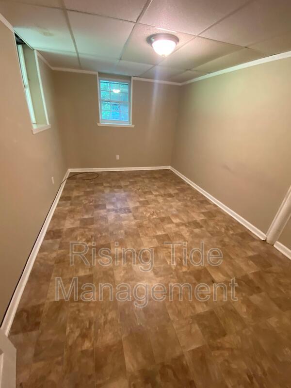 Building Photo - 537 Camellia Rd