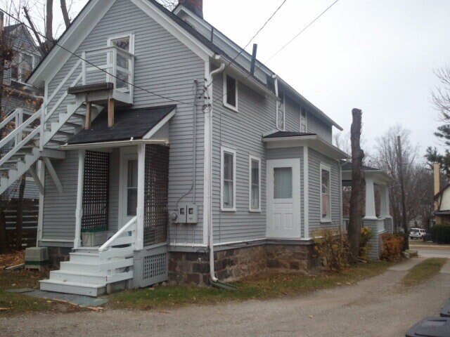 Building Photo - 1009 Packard St