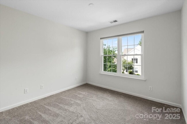 Building Photo - 9022 Roseton Ln