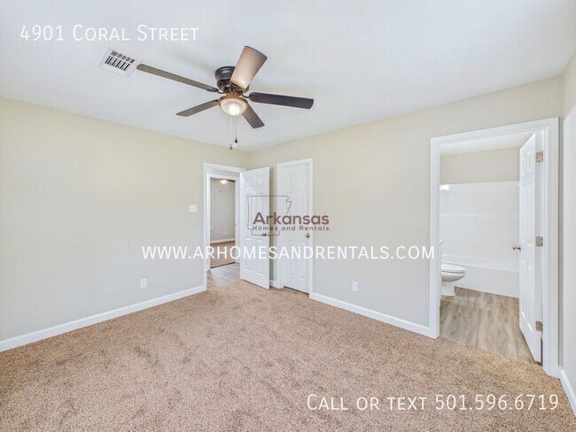 Building Photo - 4901 Coral St