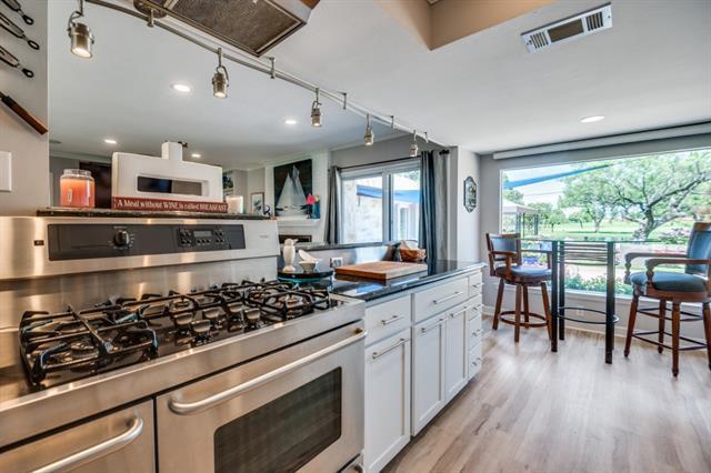 Building Photo - 3211 Brookhaven Club Dr