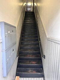 Building Photo - 24 W Court - Unit 3