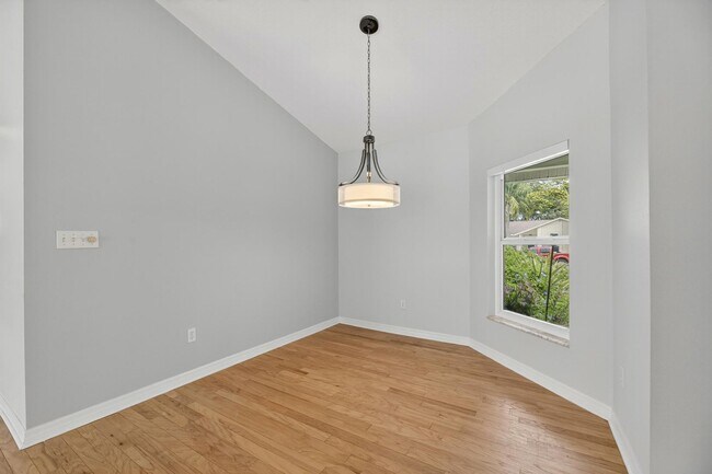 Building Photo - Available Immediately!