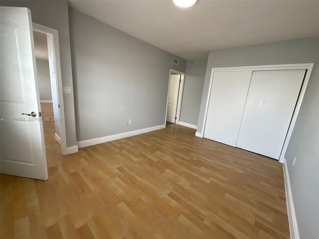 Building Photo - 1360 Collins Ave