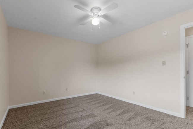 Building Photo - 2188 Claremont Ln