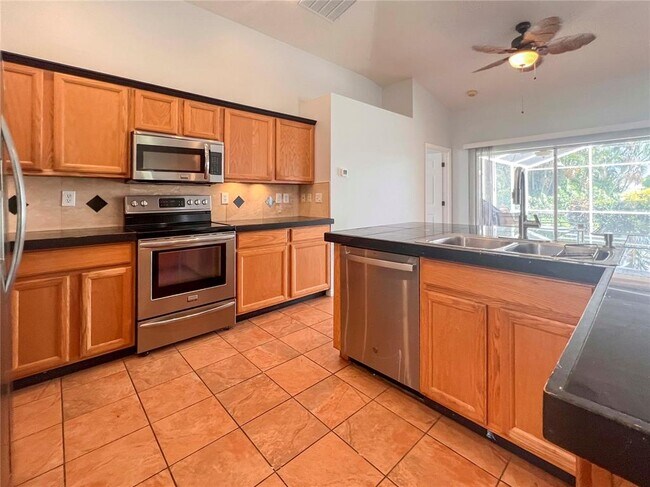Building Photo - 5028 Sturbridge Ct