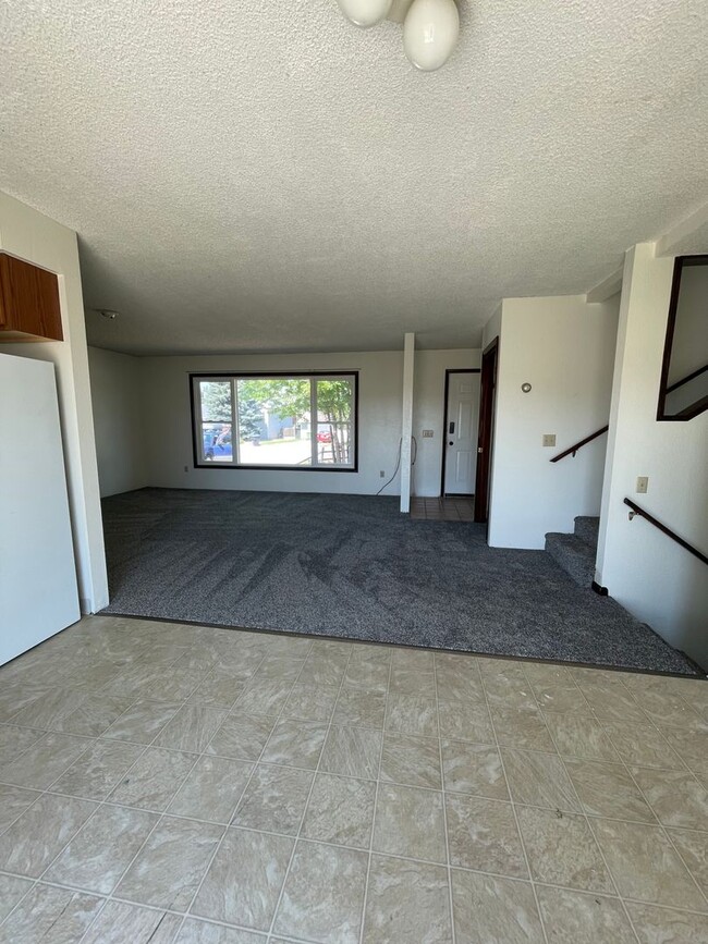Building Photo - Single Family Heights Rental