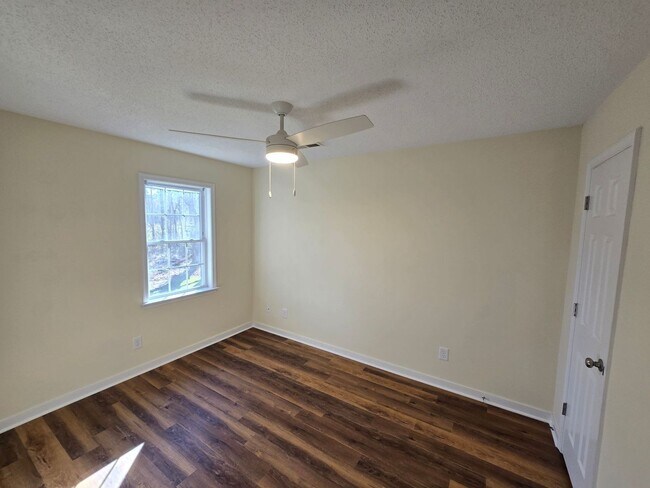 Building Photo - REMODELED - 3 bedroom house in Petersburg