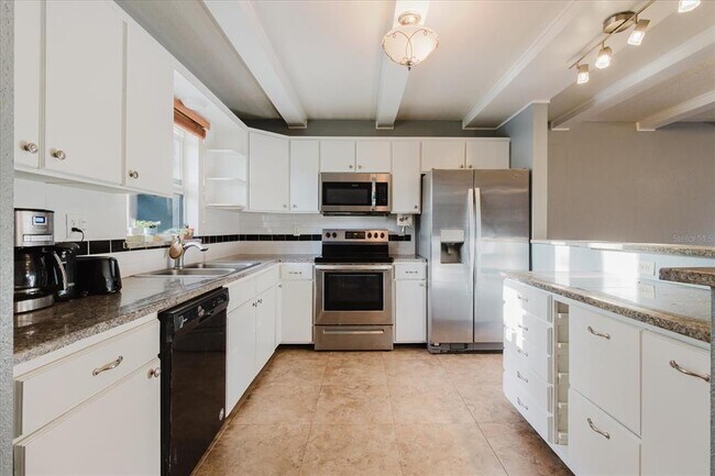 Building Photo - 14419 Americana Cir