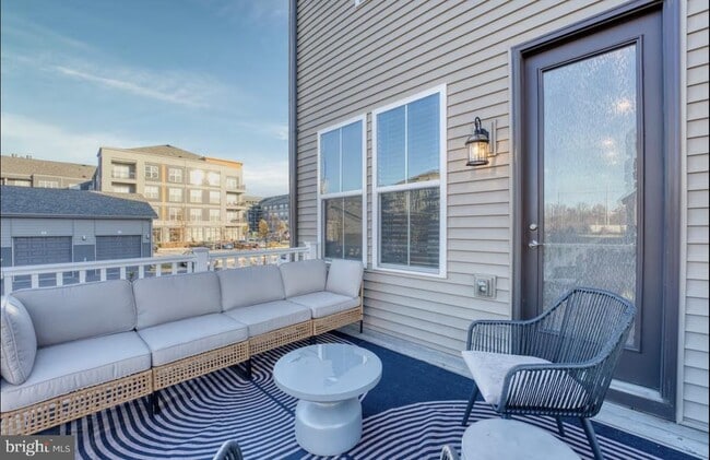 Building Photo - 101 Capital Ct