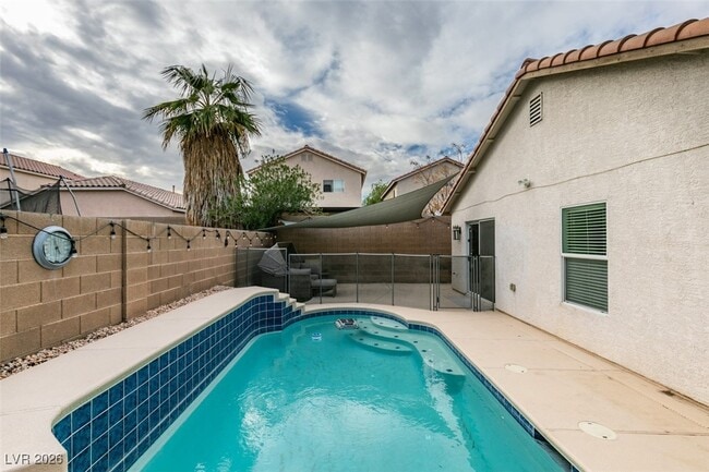 Building Photo - 6341 W Haleh Ave