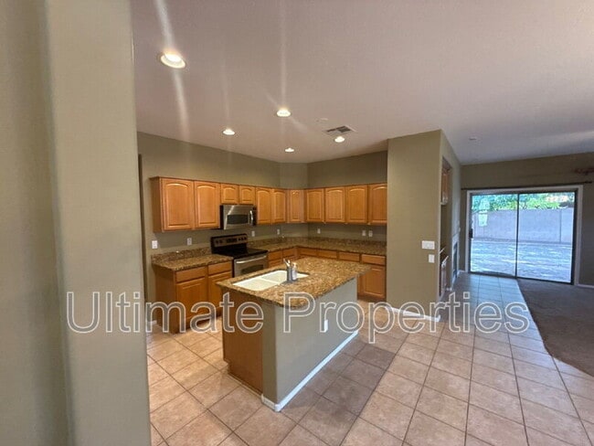 Building Photo - 8207 W Salter Dr