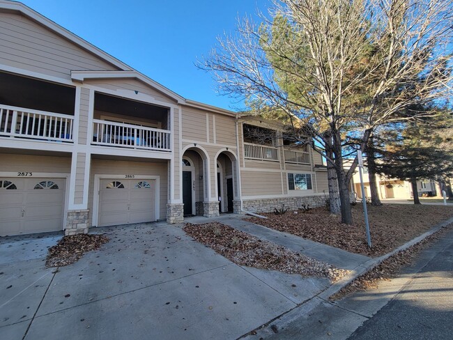 Primary Photo - Spacious 2 bed, 2 bath townhome style cond...