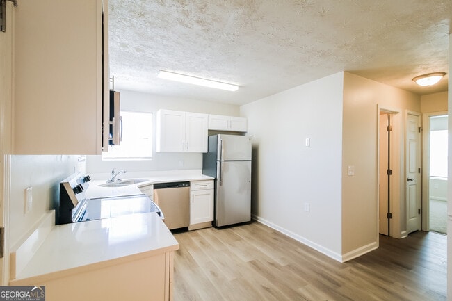 Building Photo - 6307 Avery St SW