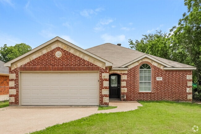 Building Photo - 5117 Foard St